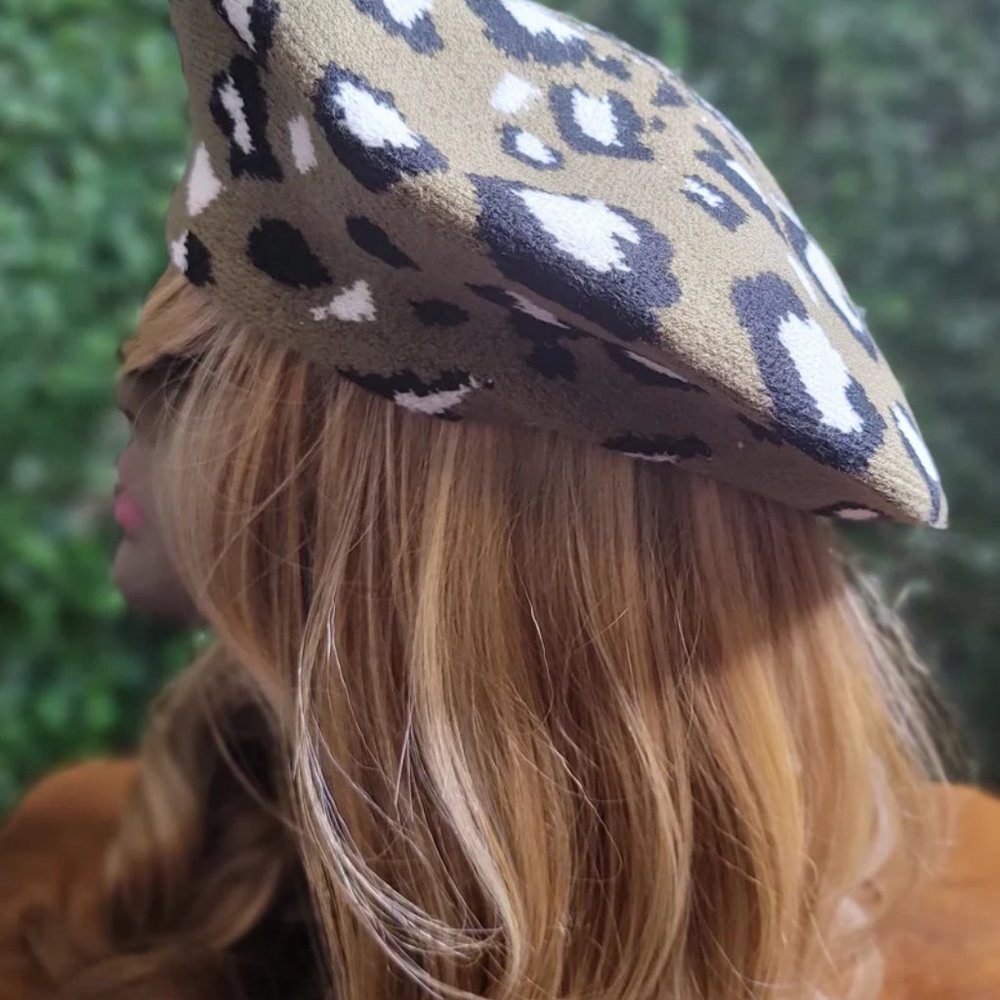 OLIVE GREEN AND WHITE LEOPARD PRINT BERET - Picture 5 of 7